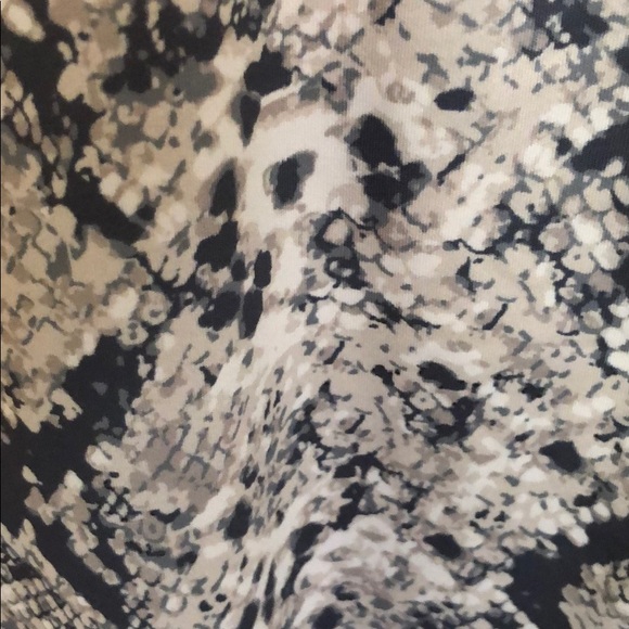 Women’s Ultra Slimming Active Legging NWT  Size M - Picture 3 of 7